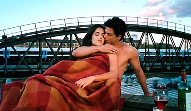 Shah Rukh gets steamy with Katrina in ‘Jab Tak Hai Jaan’